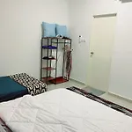 Haider\'S Homestay D\'Summit Residence Kempas Jb